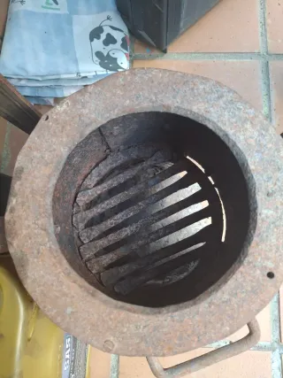 Estufa antigua de leña/carbón