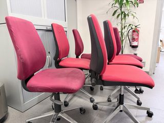 6 Sedie da Ufficio Rosse Girevoli (tutte a 60 euro)