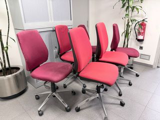 6 Sedie da Ufficio Rosse Girevoli (tutte a 60 euro)