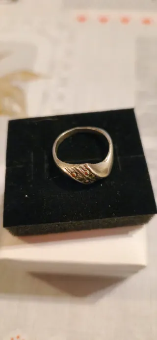 Anillo de plata con circonitas