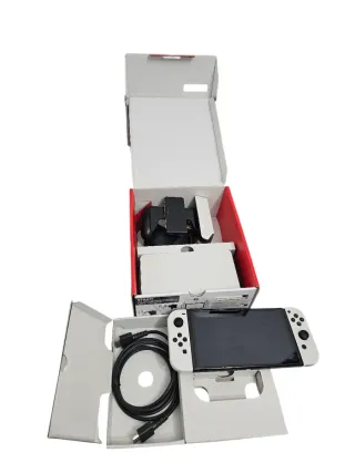 Consola Nintendo Switch OLED Blanca + 4 Juegos