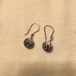 Pendientes de plata con bolas de cristales