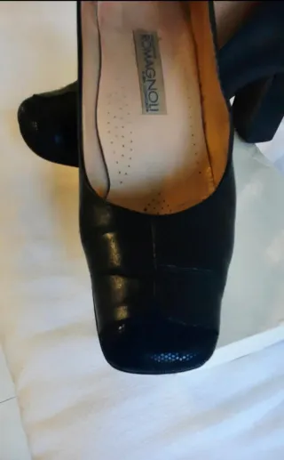 Scarpe Romagnoli donna nere in pelle, tacco cm 7