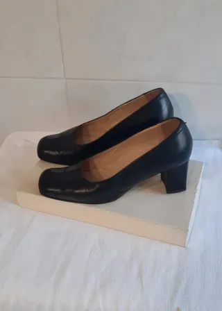 Scarpe Romagnoli donna nere in pelle, tacco cm 7