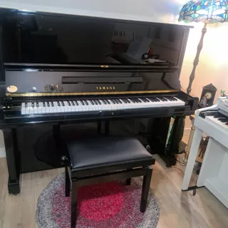 Excelente Piano Vertical Yamaha