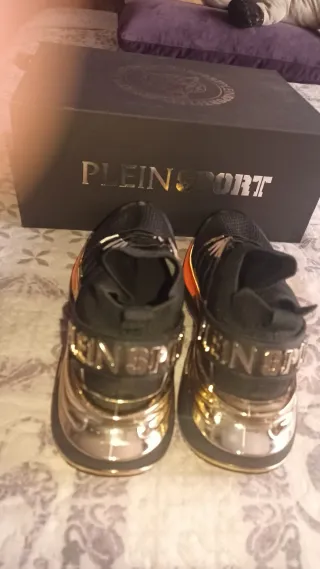 Zapatillas Plein Sport Negras y Doradas