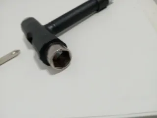 Herramienta T para Patinete