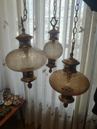 Lámpara colgante de cristal y metal