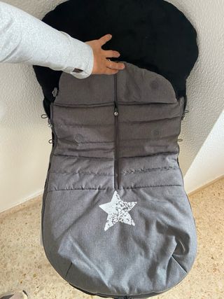Saco silla/carro bebé gris y negro jane