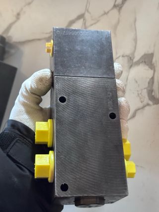 Conjunto Válvula Hidráulica Poclain