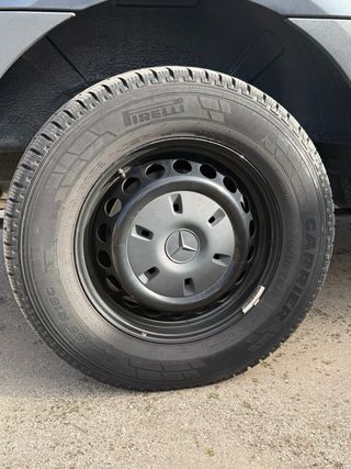 Llantas Mercedes Sprinter + Neumático