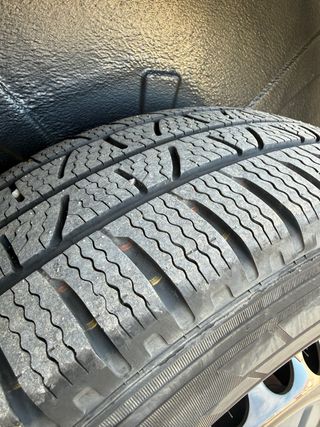 Llantas Mercedes Sprinter + Neumático