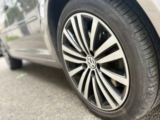 Volkswagen Touran 2011