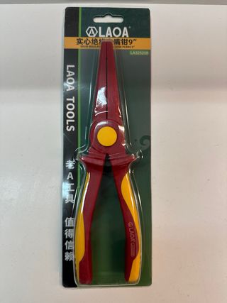 Alicates de punta fina aislados de 9 pulgadas