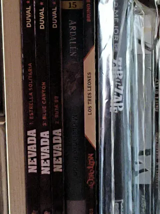 Más de 1000 tapa dura grapas y figuras tiendas