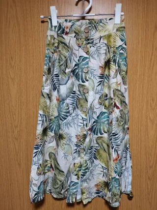 Falda midi estampada tropical Stradivarius Talla S