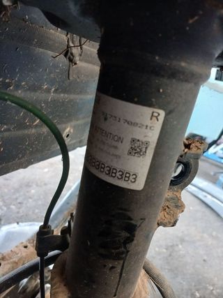 JUEGO AMORTIGUADORES DELANTERO TOYOTA YARIS CROSS