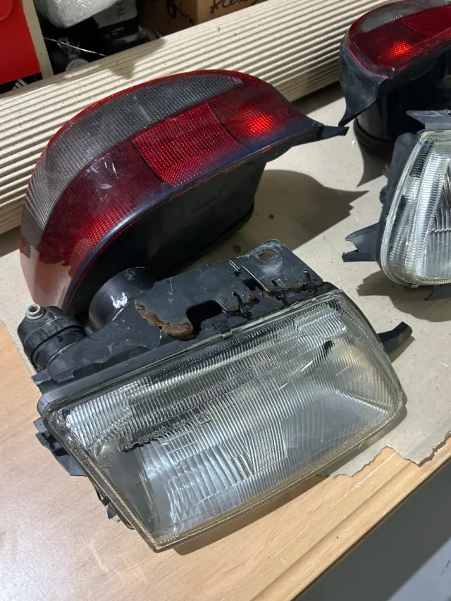 Focos y Pilotos Citroën Saxo