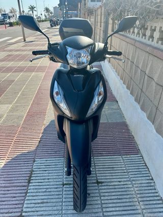 Honda Vision 110 Negro Mate NUEVA! Sólo 150 KM!