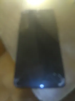 Móvil Negro Pantalla Rota