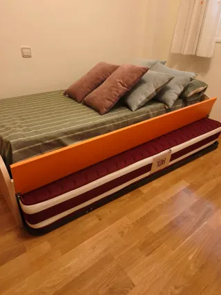 Cama infantil con cajón y colchones viscoelásticos