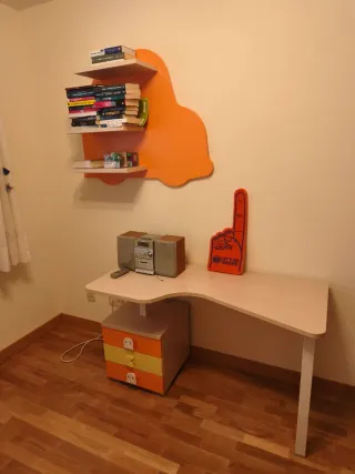 Cama infantil con cajón y colchones viscoelásticos