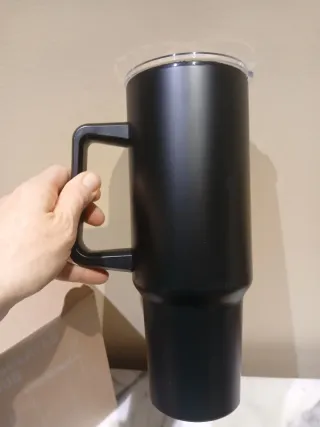 Vaso Térmico Negro con Tapa y Popote