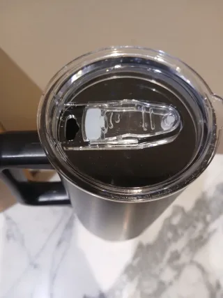 Vaso Térmico Negro con Tapa y Popote