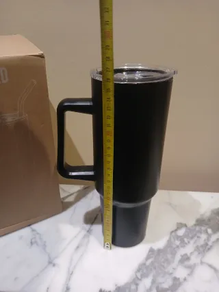Vaso Térmico Negro con Tapa y Popote