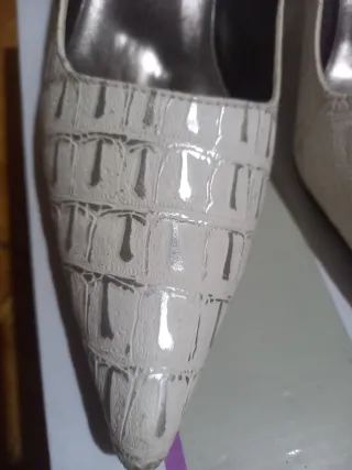 Zapatos de tacón blancos para mujer