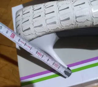 Zapatos de tacón blancos para mujer