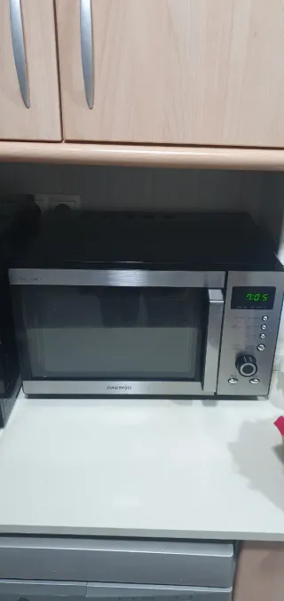 Microondas Daewoo con Grill y autococinado