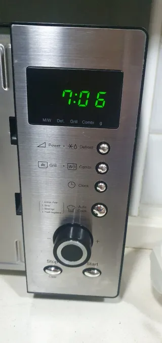 Microondas Daewoo con Grill y autococinado