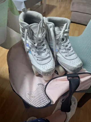 Patines de 4 ruedas blancos