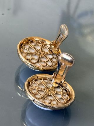 Orecchini clip vintage dorati bianchi