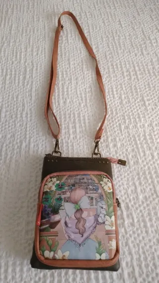 Bolso piel  a 25€  y bolso pequeño marrón/rosa 10€