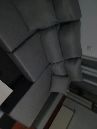 Sofá modular gris + mesa centro madera