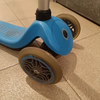 Patinete 3 ruedas Globber azul