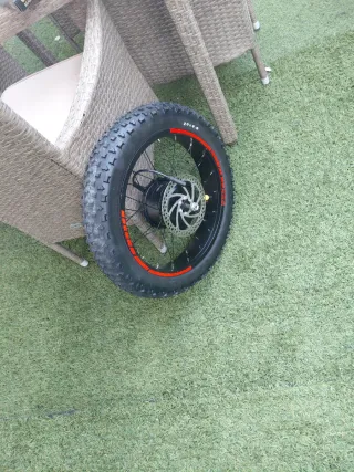 Rueda delantera 20x4 Fat Bike con Motor