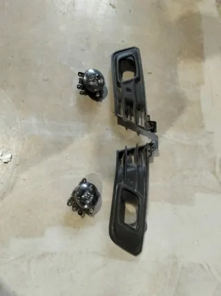 Faros de niebla y rejillas D/I