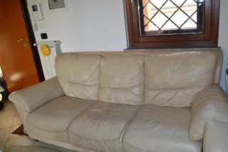 Divano 3 posti + 2 posti in pelle beige