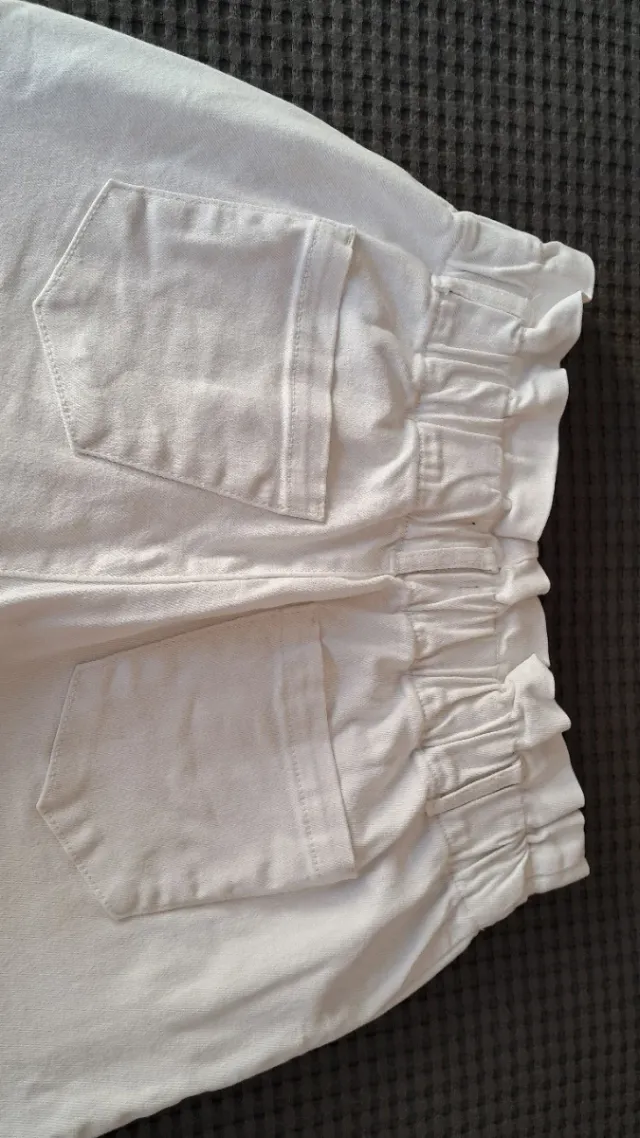 Vaqueros blancos de cintura alta