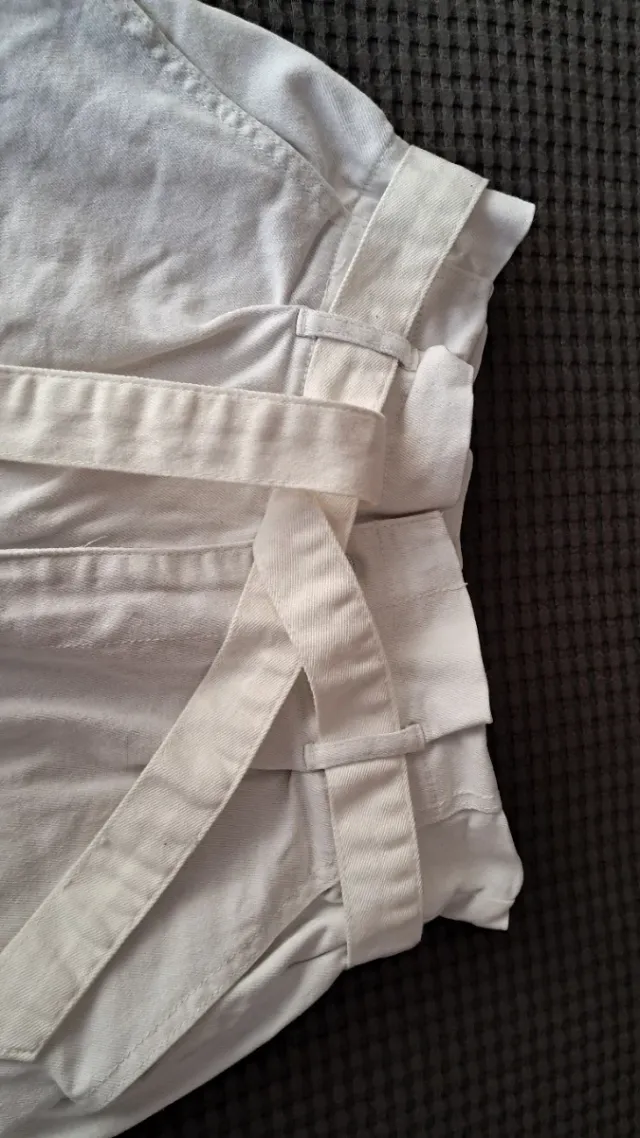 Vaqueros blancos de cintura alta