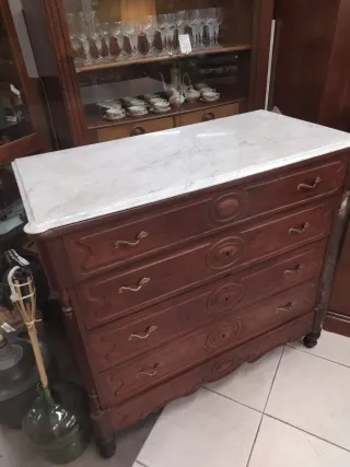 Cómoda Alfonsina Madera y Mármol