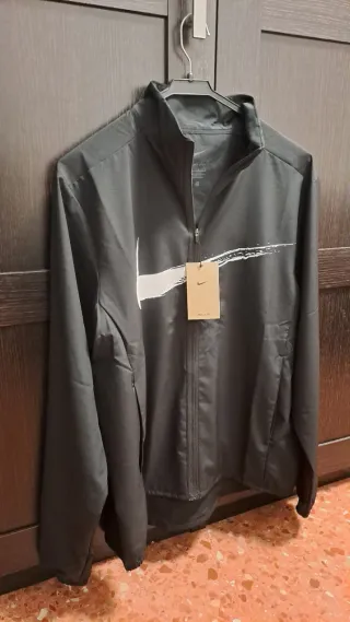 Cortavientos Nike Running Negro Gris Nuevo