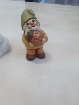 Due statuine Thun: coniglio e gnomo