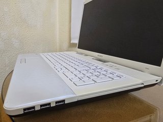 Portátil Sony Vaio de 17" i5