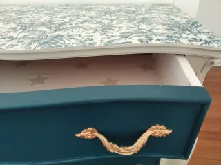 Cómoda de madera estilo francés