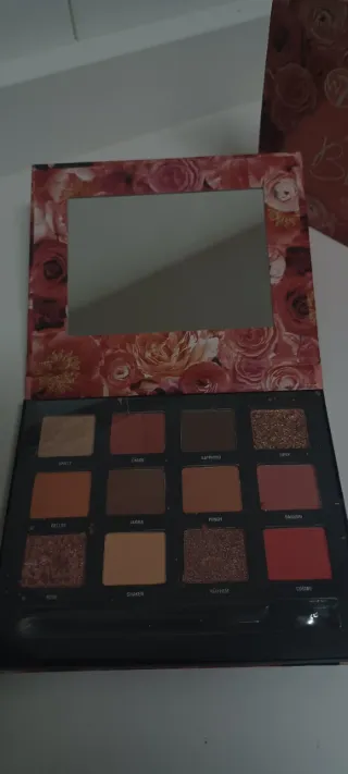 Paleta de sombras w7 Let's Brunch sin abrir