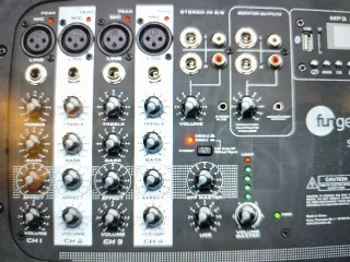 Equipo Sonido 500W: Altavoces + Mesa